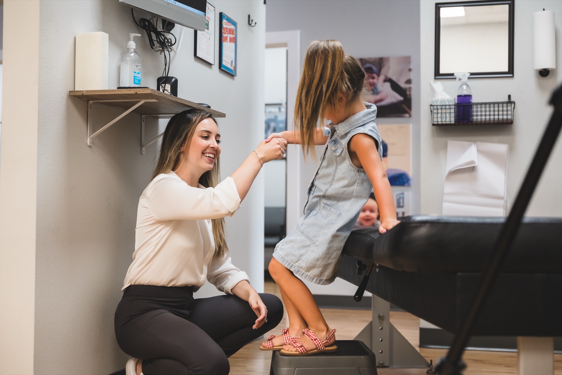 Prenatal chiropractic care for expecting mothers in Fayetteville, AR